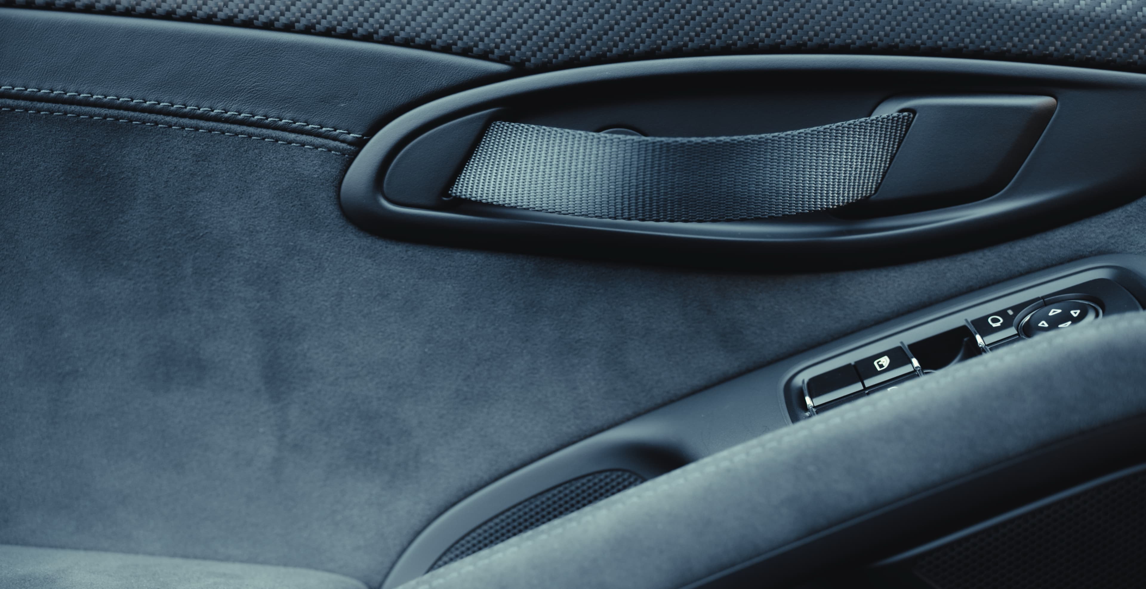 Porsche 911 GT2 RS — frame 9