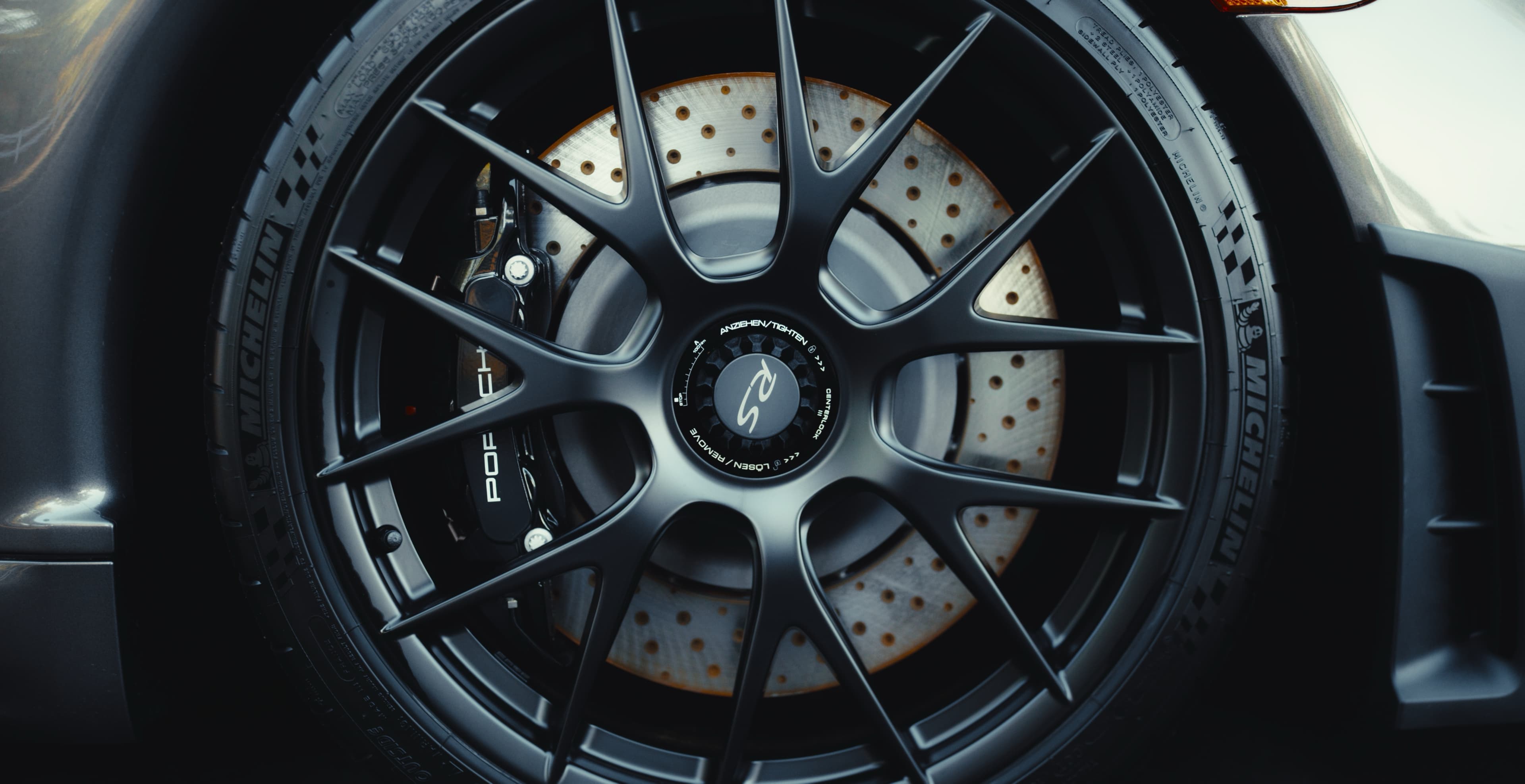 Porsche 918 Spyder RS — frame 1