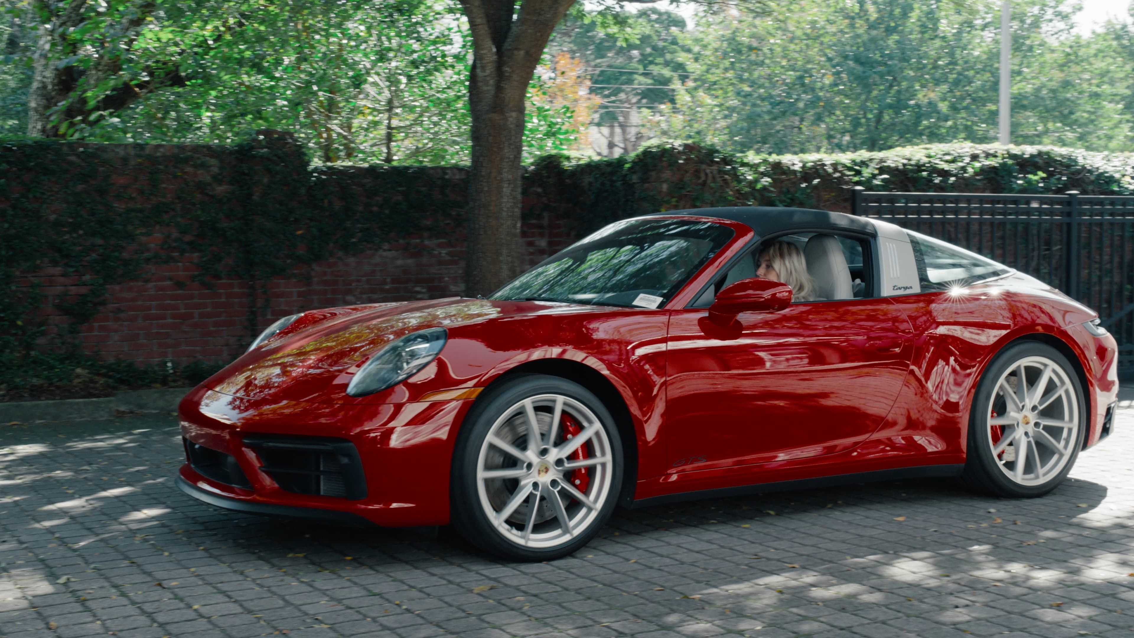 Porsche 911 Targa — frame 1